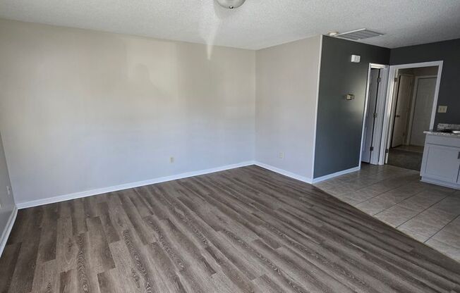1 bed, 1 bath, 500 sqft, $895, Unit 242