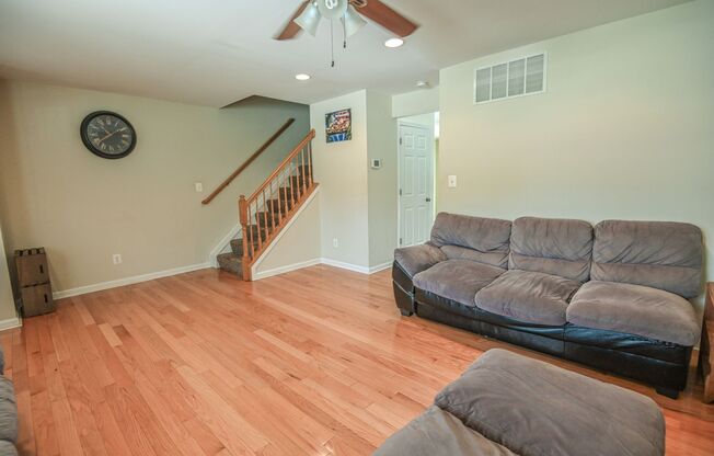 306 4 AVE