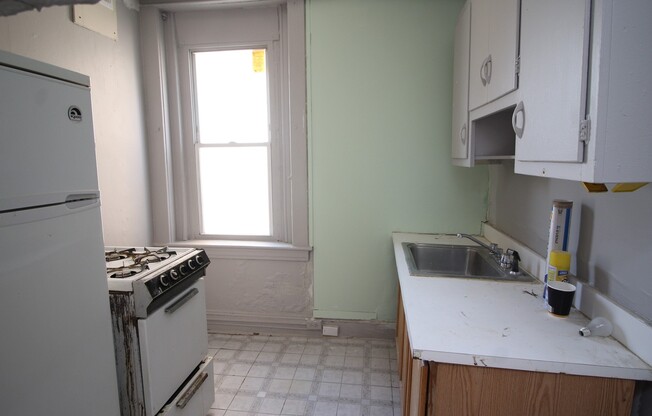 Studio, 1 bath, 10 sqft, $675, Unit #2R