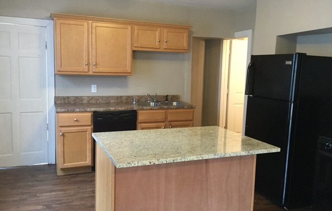 1 bed, 1 bath, $950, Unit #2