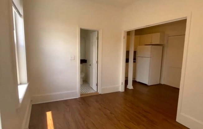 1 bed, 1 bath, 350 sqft, $2,715, Unit #24