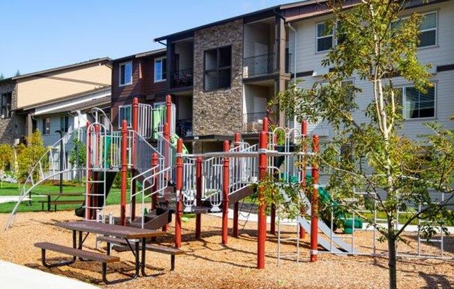 3 beds, 2 baths, $2,295, Unit 4858-208