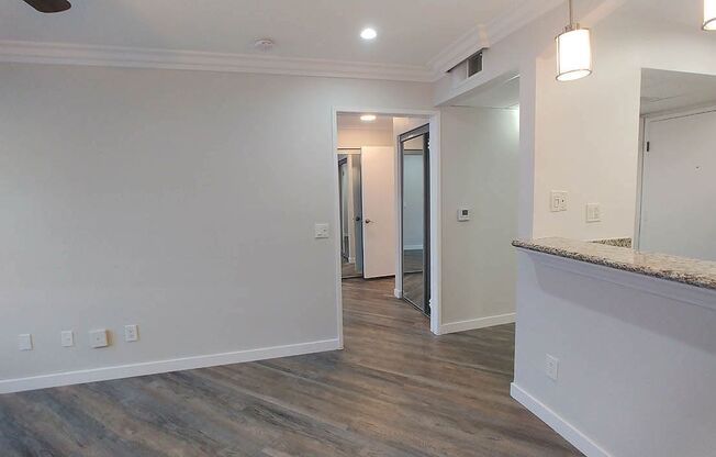 1 bed, 1 bath, 650 sqft, $2,350, Unit 114