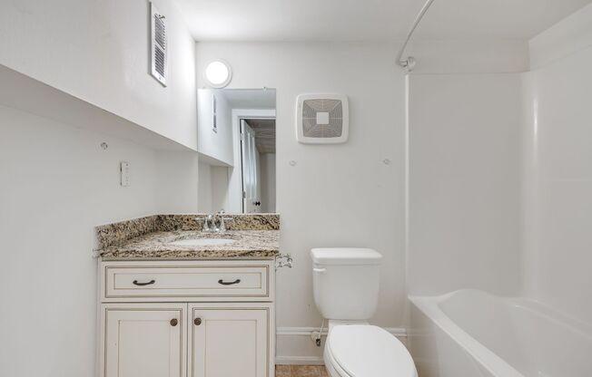 2 beds, 2 baths, 1,079 sqft, $1,549, Unit Unit 203