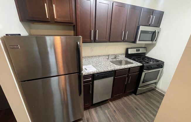 1 bed, 1 bath, 480 sqft, $1,165, Unit 229