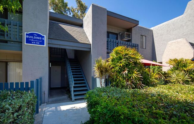 2 beds, 2 baths, 725 sqft, $2,450, Unit 50