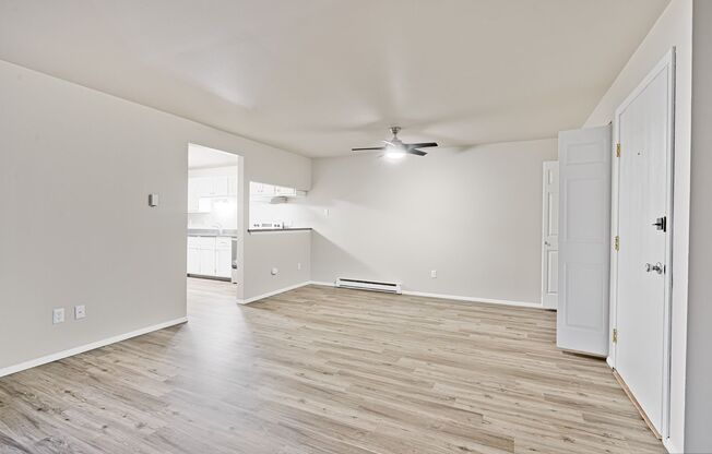 2 beds, 1 bath, 800 sqft, $1,099, Unit 855 - 11