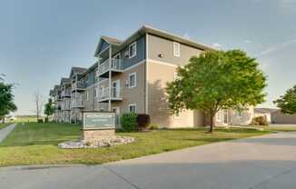 Waterstone Apartments | Moorhead, MN