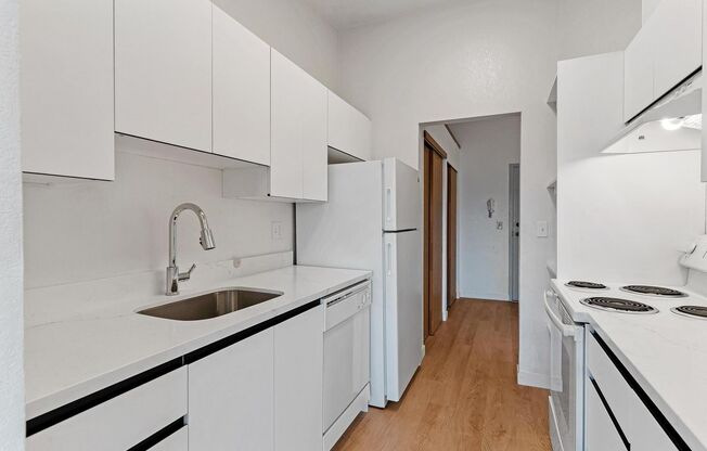 3 beds, 2 baths, 988 sqft, $2,666.66, Unit 204
