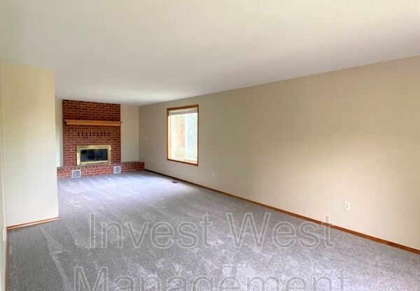 8511 NE 66 ST