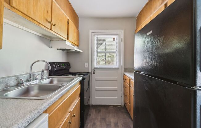 2 beds, 1 bath, 875 sqft, $1,089, Unit 1203-02