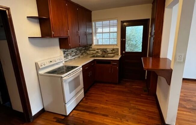 1 bed, 1 bath, 775 sqft, $1,495