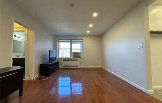 1 bed, 1 bath, $2,300, Unit C61