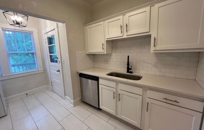 1 bed, 1 bath, $1,250