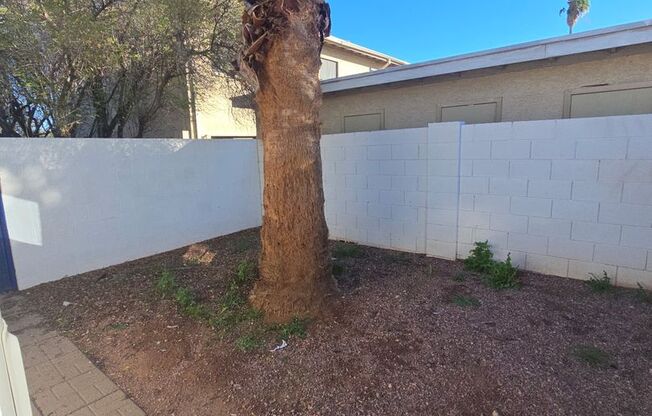 2 beds, 1 bath, 850 sqft, $1,195, Unit 18