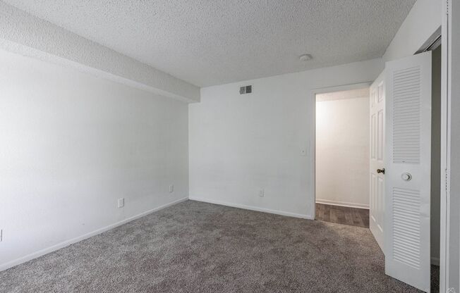 2 beds, 2 baths, 1,016 sqft, $1,195, Unit 2-13B