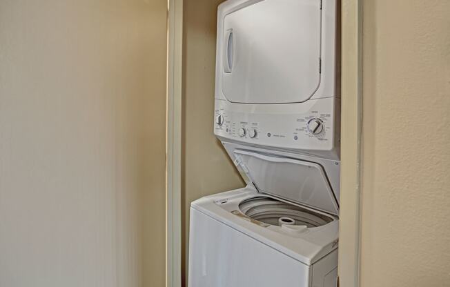 Whispering Cedars In-Unit Washer and Dryer Apartments in Lynnwood, WA