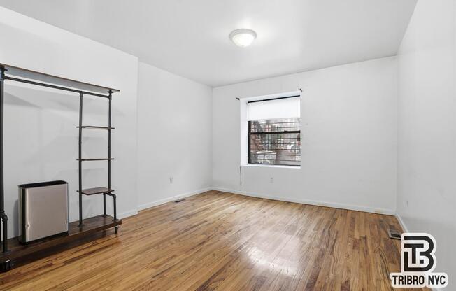 131 W 130 ST