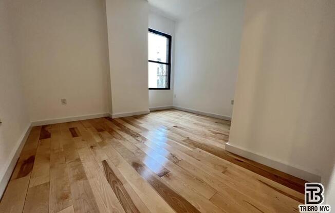 3 beds, 1 bath, $4,850, Unit 2B