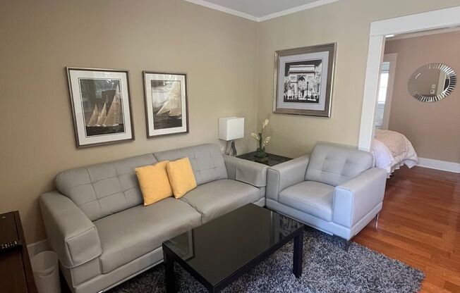 301-303 N Hudson Ave