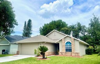 3/2 OVIEDO HOME IN DUNHILL SUBDIVISION