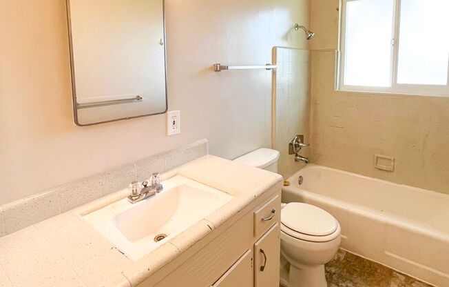 3 beds, 1 bath, $2,200, Unit Unit 5308