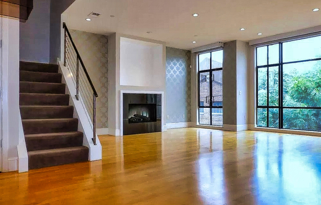 72 LANGTON ST