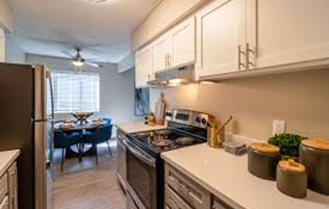 1 bed, 1 bath, 627 sqft, $1,595