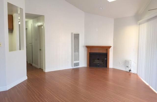 2 beds, 2 baths, 1,000 sqft, $2,195