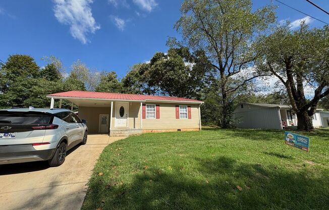 Conveniently located 2 bedroom 1 bath in Maryville