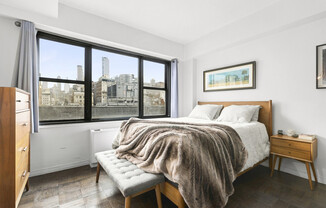 7 E 14th St