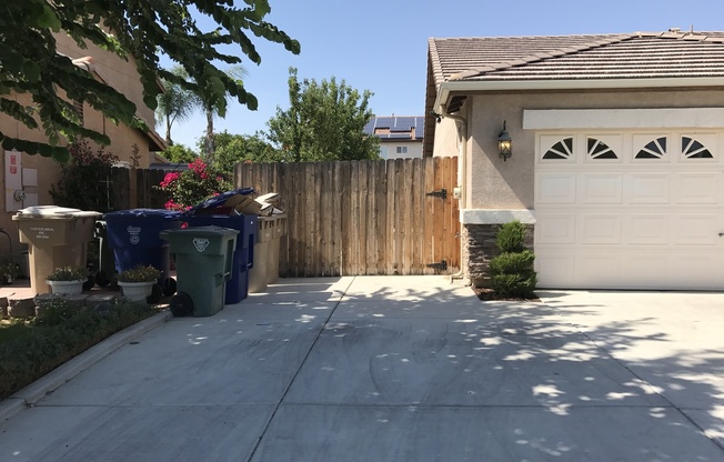 12118 Great Country Stunning NW Bakersfield 4 Bed+Office/2 Bath $2,500 Deposit/Rent