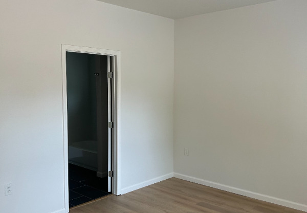 123 MONTROSE