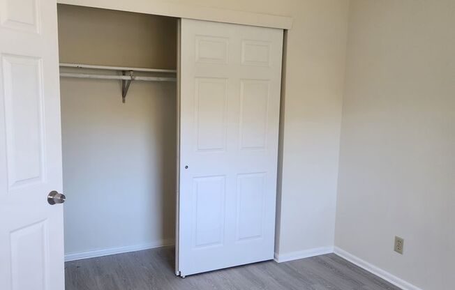 3 beds, 1.5 baths, 1,100 sqft, $1,500, Unit 3247