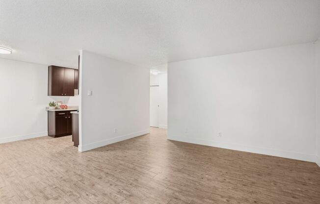 2 beds, 1 bath, 915 sqft, $1,495, Unit 59