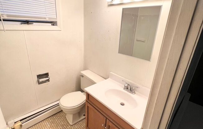 2 beds, 1 bath, $825