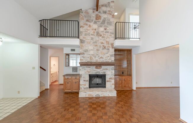 Charming Condo with Golf Course Views in Onion Creek
