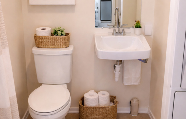 Strada - Convenient UW living.