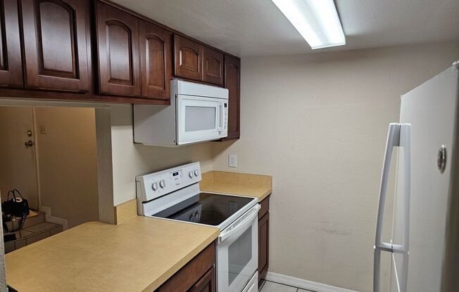 1 bed, 1 bath, $1,195, Unit Unit #12