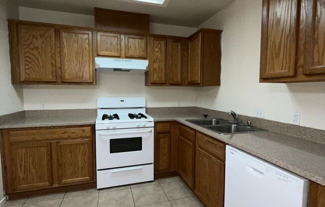 2 beds, 2 baths, 941 sqft, $1,600, Unit 112B