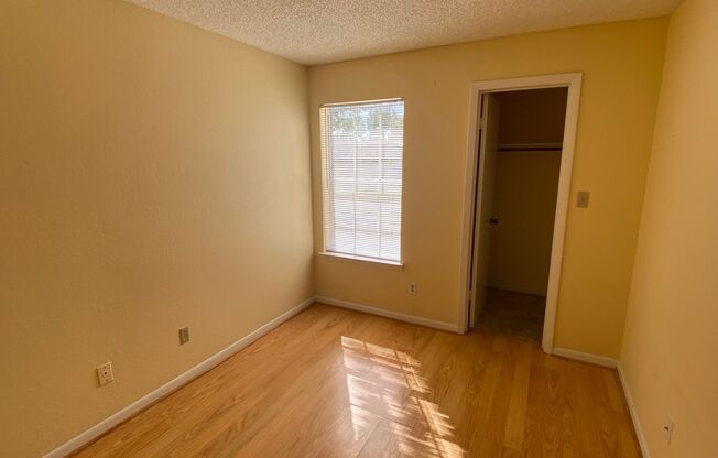 2 beds, 1 bath, $1,495, Unit # #C 203