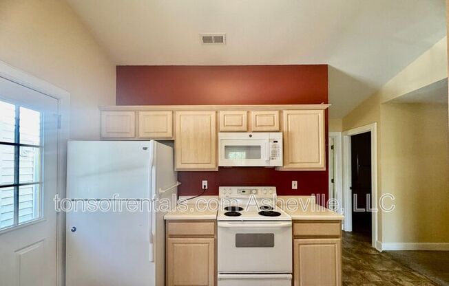 3 ROSEMONT CT