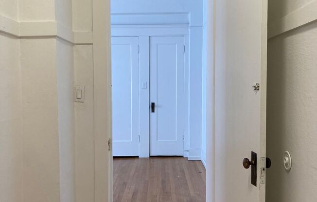 Studio, 1 bath, 335 sqft, $1,225, Unit Unit 110