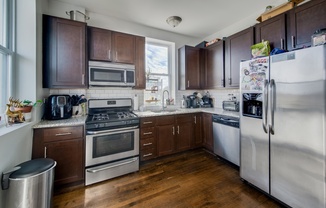 1245 N CALIFORNIA AVE