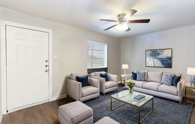 2 beds, 1 bath, 900 sqft, $939, Unit 21