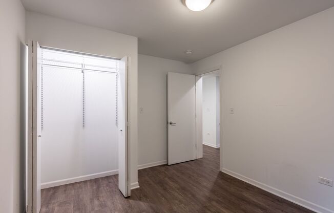 2 beds, 1 bath, $2,275, Unit 207