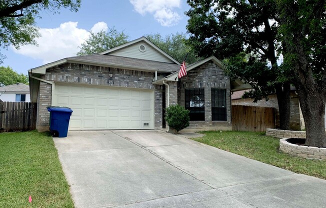 Ready for Move In! A wonderful all brick 1 Story 3 Bedroom 2 Bath in Lincoln Park - West SA