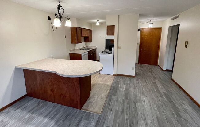 Eastwood Manor Apts