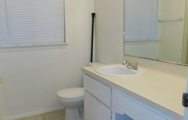 2 beds, 1.5 baths, 936 sqft, $1,395, Unit 8208-AHOOD