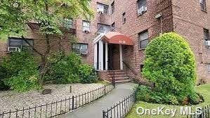 1 bed, 1 bath, $2,000, Unit 5F